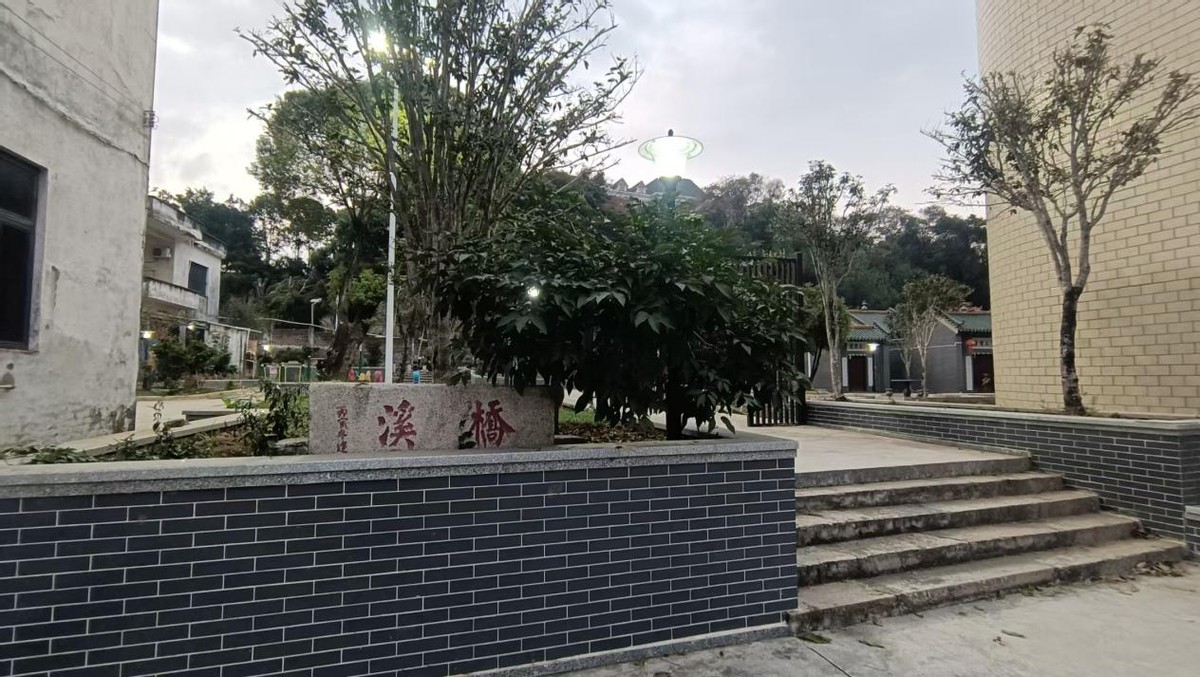 7d1cf896ad4e4a65bdecf30d9552e1d5_tplv-tt-origin-web_gif.jpeg